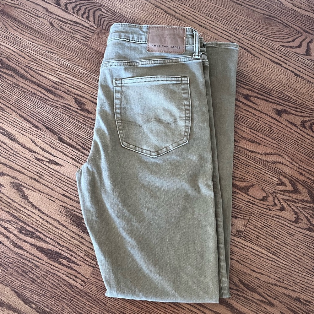 American Eagle Mens 34 X 34 Olive Green Airflex Jean Work Distressed Classic
